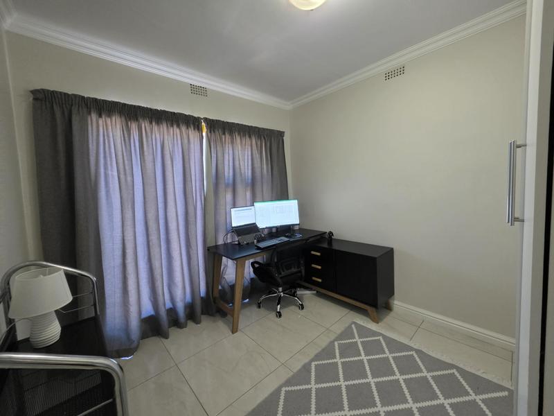 To Let 4 Bedroom Property for Rent in Blomtuin Western Cape